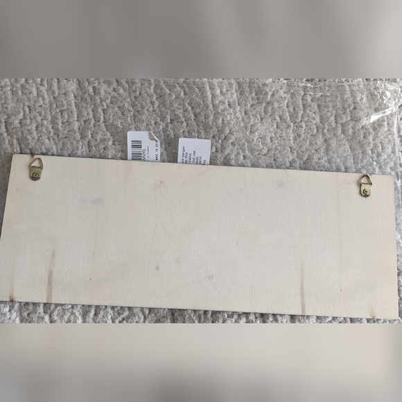 Wooden LAUNDRY Sign - Picture 2 of 4